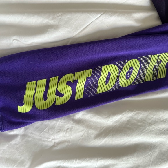 Nike Therma Fit Women’s Purple and Green Zip-Up Hoodie - Picture 4 of 7